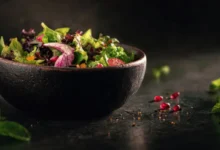 hidroponik marulun lezzetini temsil eden taze yeşillik salatası